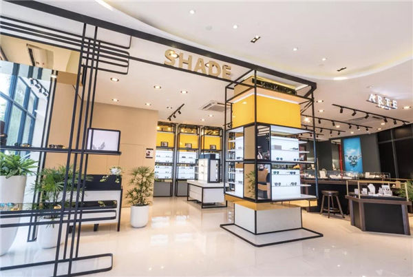 濱海商業(yè)街內(nèi)部打折商品